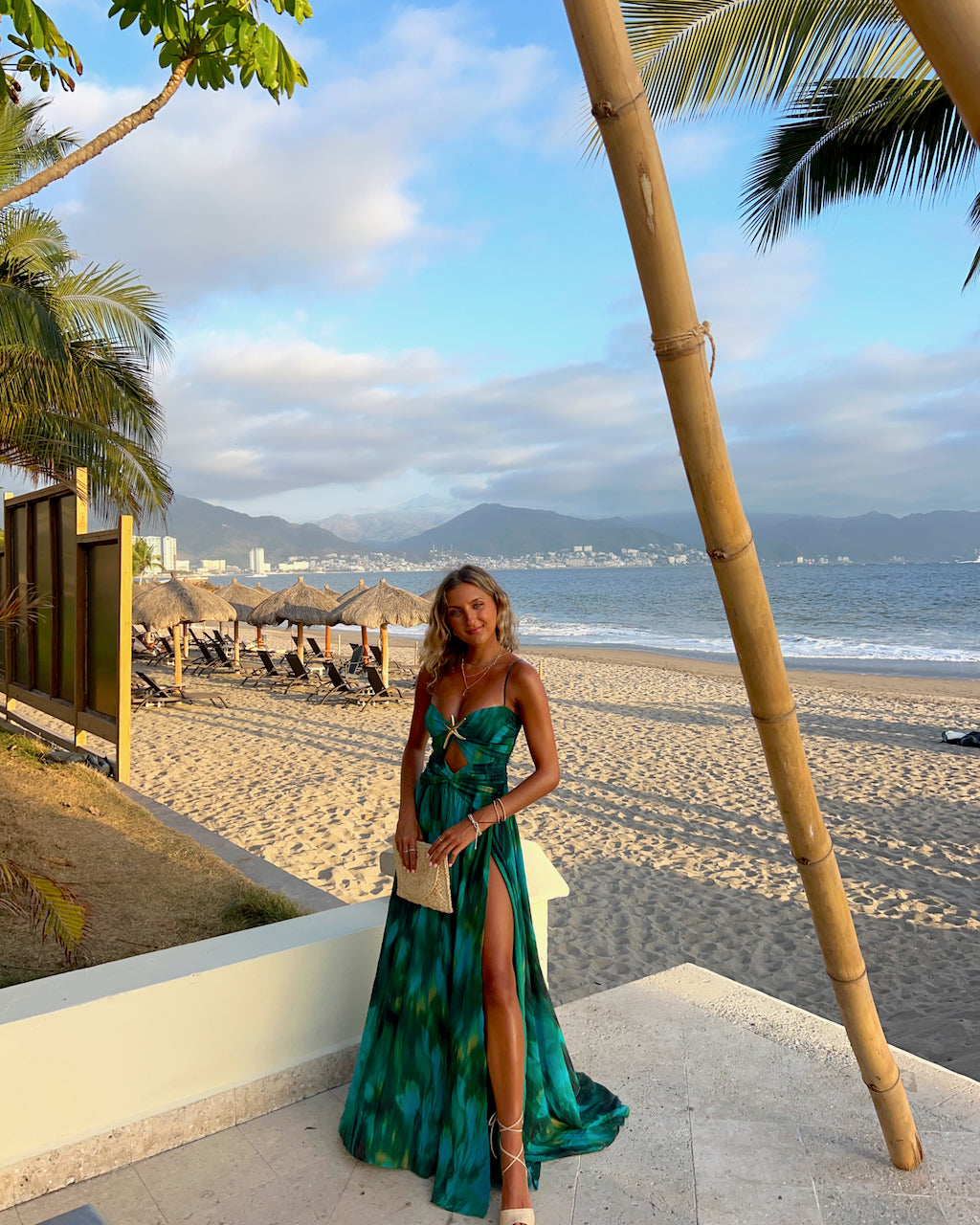 Mira™ - Klänning Pampeni